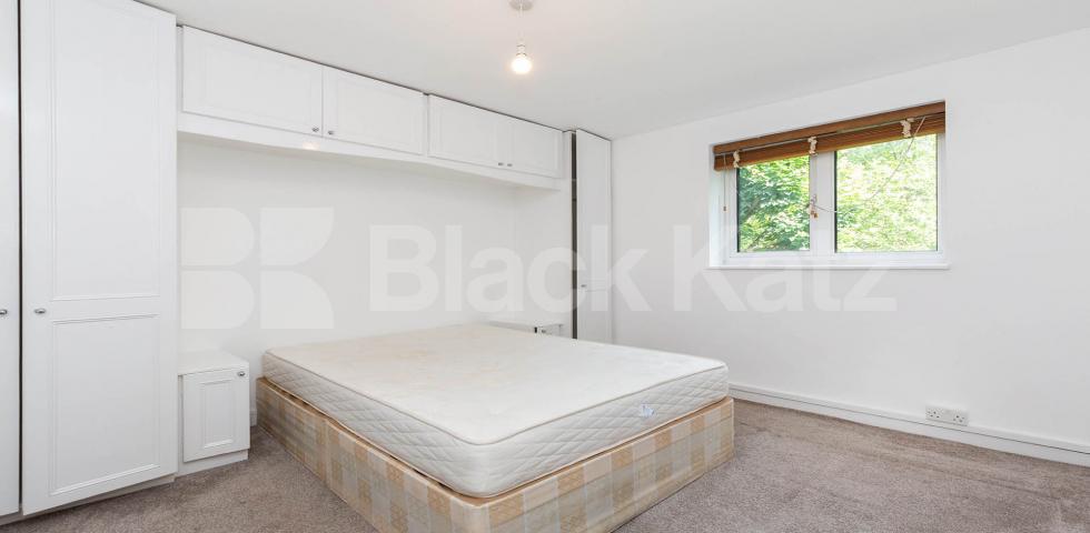 Fantastic spacious 4 bed in Camden mins to shops Abingdon Close, CAMDEN